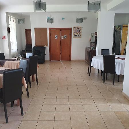 Pensiunea Anais Tetoiu Exteriér fotografie