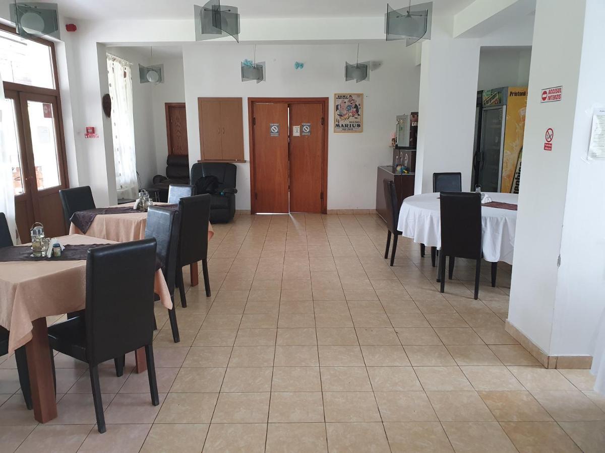 Pensiunea Anais Tetoiu Exteriér fotografie