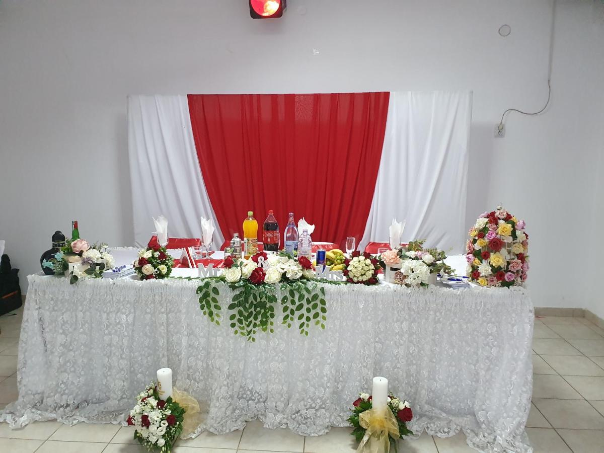 Pensiunea Anais Tetoiu Exteriér fotografie